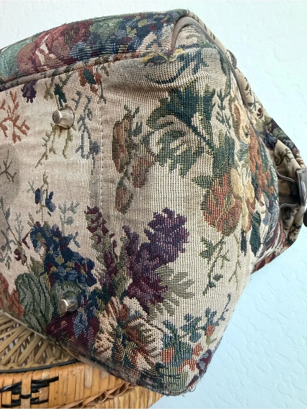 VINTAGE LIZ CLAIBORNE FLORAL TAPESTRY WEEKENDER BAG
